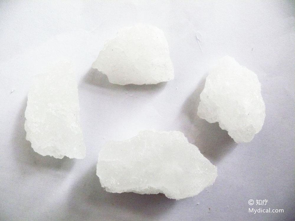 名称:  白矾 别名:石涅(《山海经》),矾石,羽涅(《本经》),羽泽(《吴